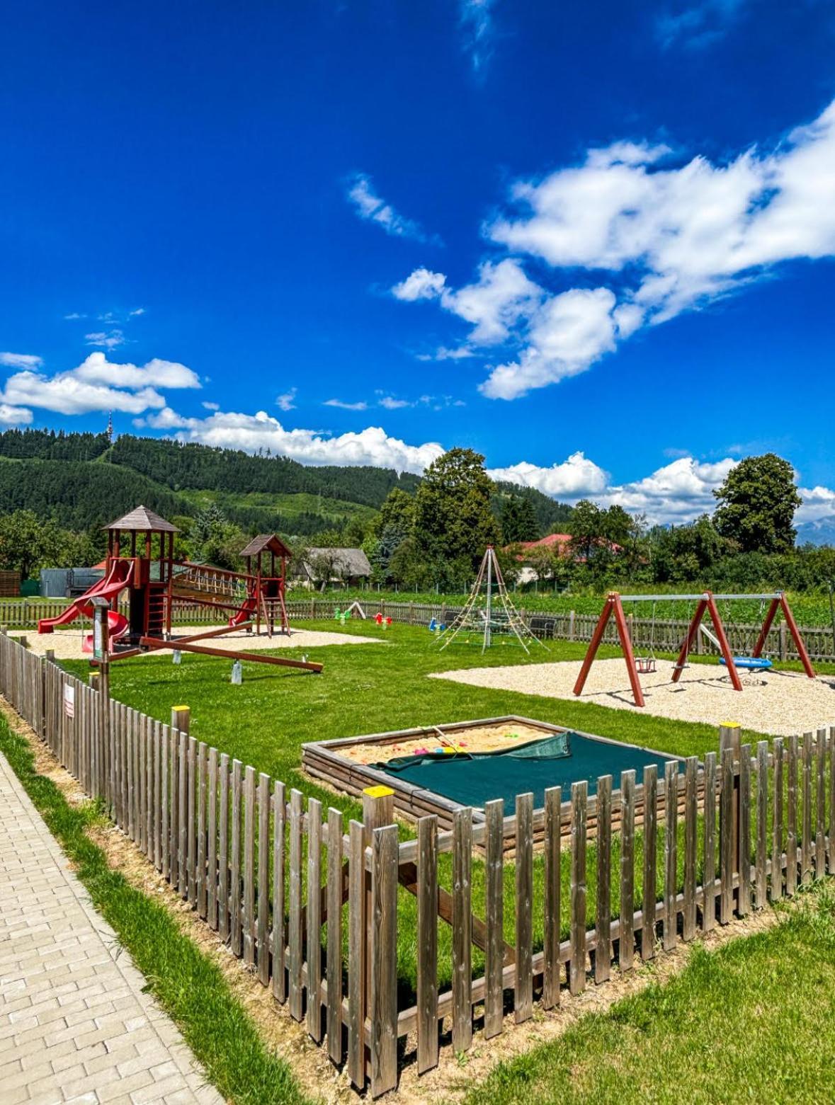 Rezort Zvernica Vlachy - Family & Fun Kültér fotó